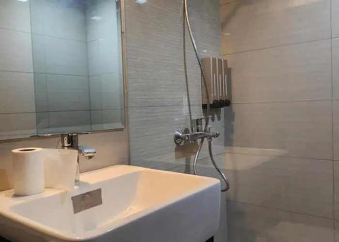 Aparthotel Stylish That Fits 7 With Washer And Fast Wifi Long Ready And Family Friendly